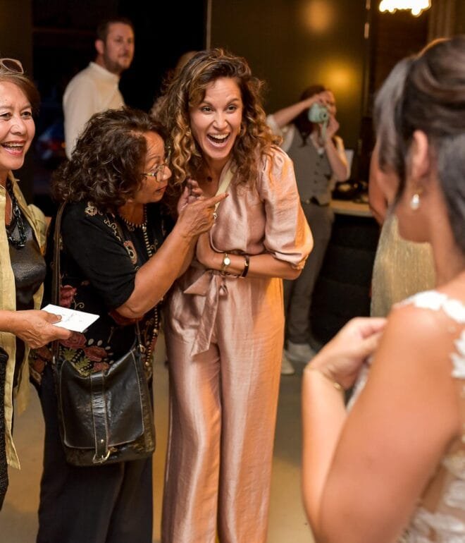 Bruiloft Fotografie die de mooiste momenten van een trouwdag vastlegt, van het bruidspaar tot de decoraties.