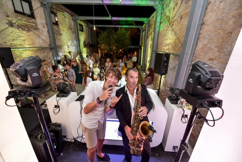 Bruiloft Fotografie die de mooiste momenten van een trouwdag vastlegt, van het bruidspaar tot de decoraties.