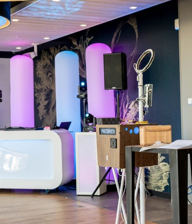 Bruiloft Fotografie die de mooiste momenten van een trouwdag vastlegt, van het bruidspaar tot de decoraties.