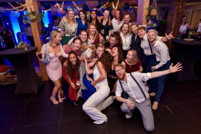 Bruiloft Fotografie die de mooiste momenten van een trouwdag vastlegt, van het bruidspaar tot de decoraties.