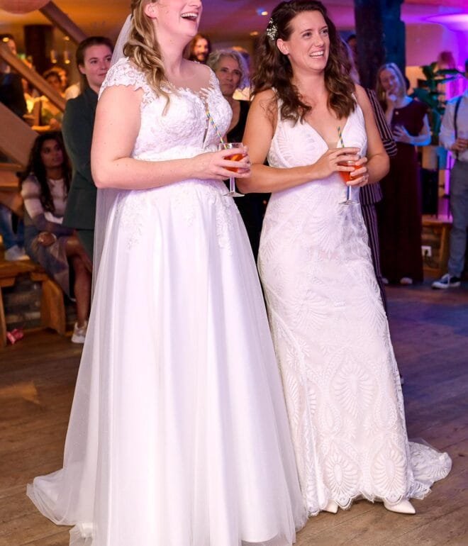 Bruiloft Fotografie die de mooiste momenten van een trouwdag vastlegt, van het bruidspaar tot de decoraties.