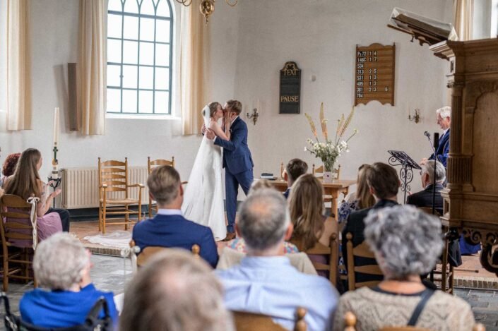 Bruiloft Fotografie die de mooiste momenten van een trouwdag vastlegt, van het bruidspaar tot de decoraties.