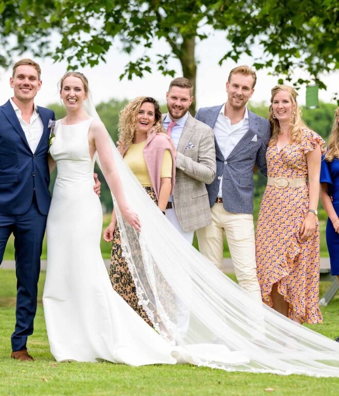 Bruiloft Fotografie die de mooiste momenten van een trouwdag vastlegt, van het bruidspaar tot de decoraties.