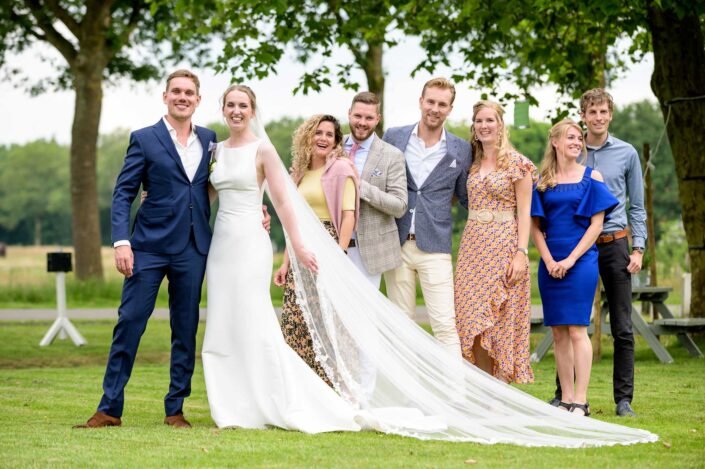 Bruiloft Fotografie die de mooiste momenten van een trouwdag vastlegt, van het bruidspaar tot de decoraties.