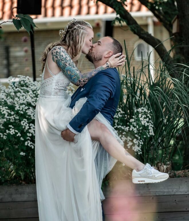 Bruiloft Fotografie die de mooiste momenten van een trouwdag vastlegt, van het bruidspaar tot de decoraties.