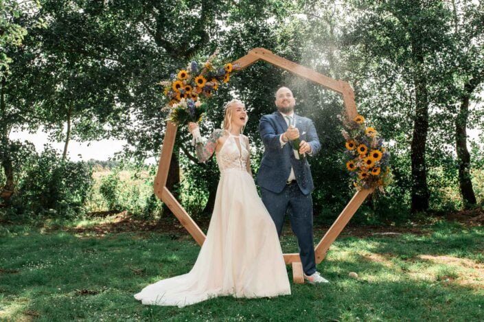 Bruiloft Fotografie die de mooiste momenten van een trouwdag vastlegt, van het bruidspaar tot de decoraties.