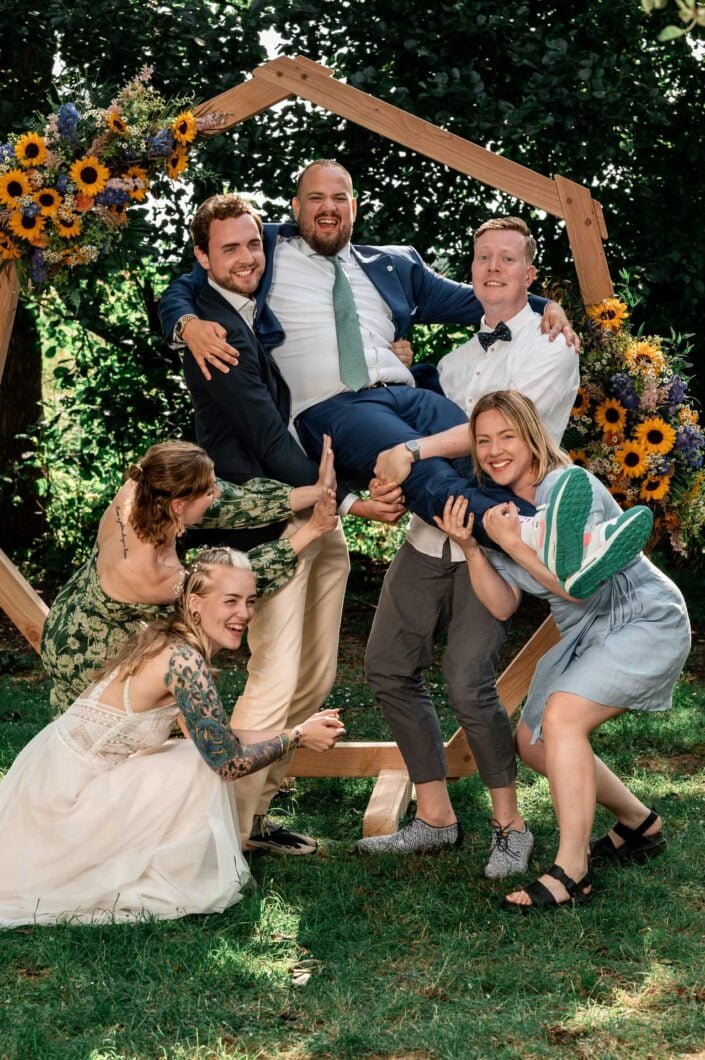 Bruiloft Fotografie die de mooiste momenten van een trouwdag vastlegt, van het bruidspaar tot de decoraties.