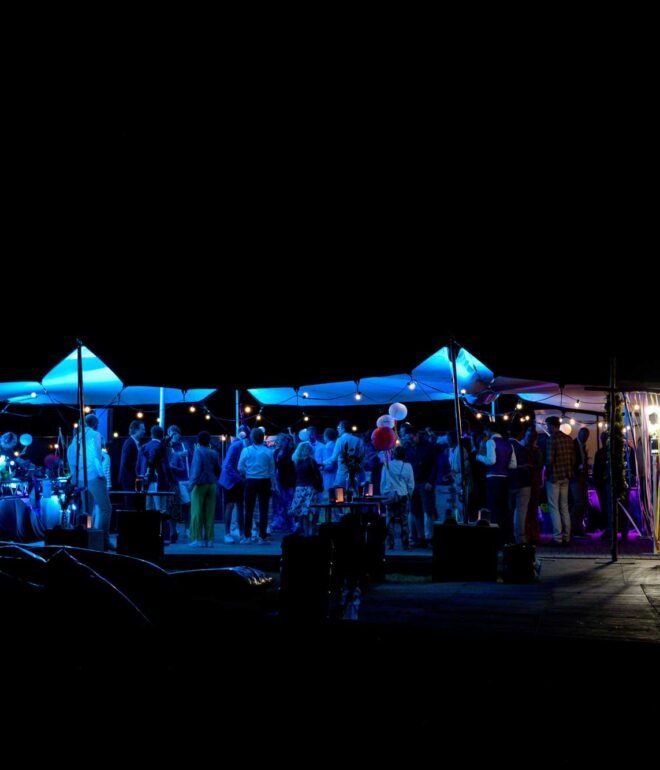 Bruiloft Fotografie die de mooiste momenten van een trouwdag vastlegt, van het bruidspaar tot de decoraties.