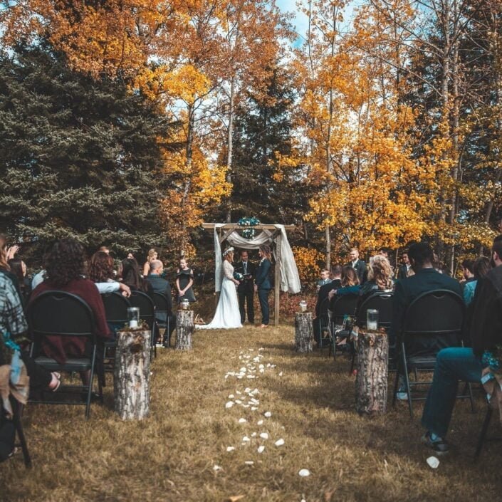 Bruiloft Fotografie die de mooiste momenten van een trouwdag vastlegt, van het bruidspaar tot de decoraties.