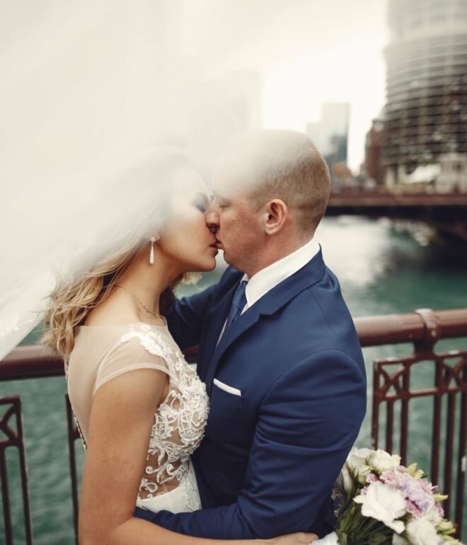 Bruiloft Fotografie die de mooiste momenten van een trouwdag vastlegt, van het bruidspaar tot de decoraties.