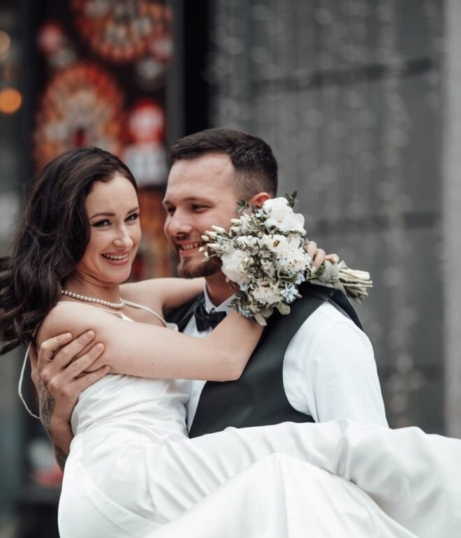 Bruiloft Fotografie die de mooiste momenten van een trouwdag vastlegt, van het bruidspaar tot de decoraties.