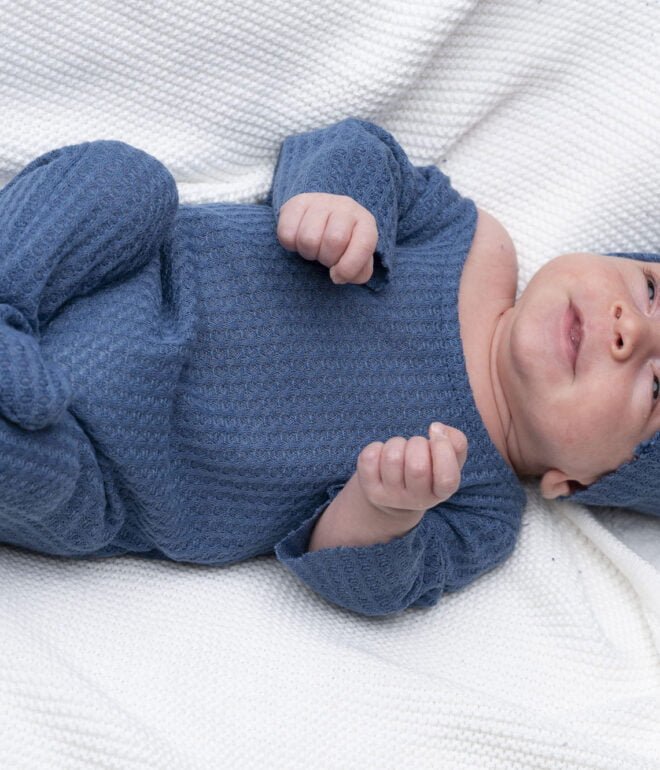 Fotosessies Studio of Locatie die professionele portretten en spontane momenten vastlegt, zowel binnen als buiten.