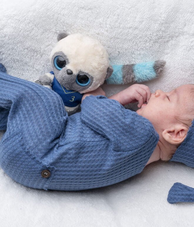 Fotosessies Studio of Locatie die professionele portretten en spontane momenten vastlegt, zowel binnen als buiten.