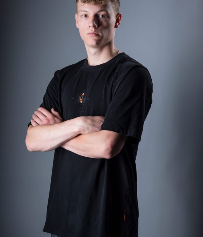 Fotosessies Studio of Locatie die professionele portretten en spontane momenten vastlegt, zowel binnen als buiten.